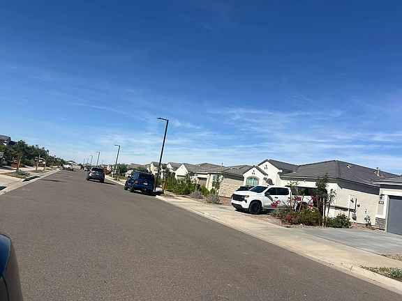 4th image of 18350 W Desert Hollow Dr
