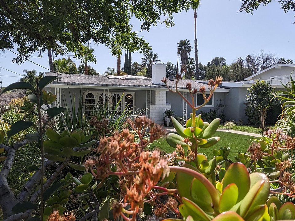 1st image of 20401 Oxnard St