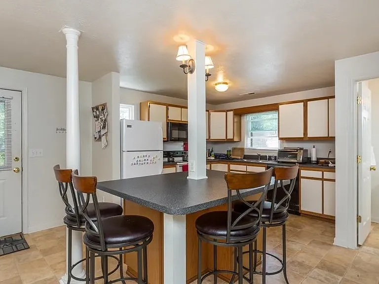 1209 Old Windmill Cir #C — Photo 2