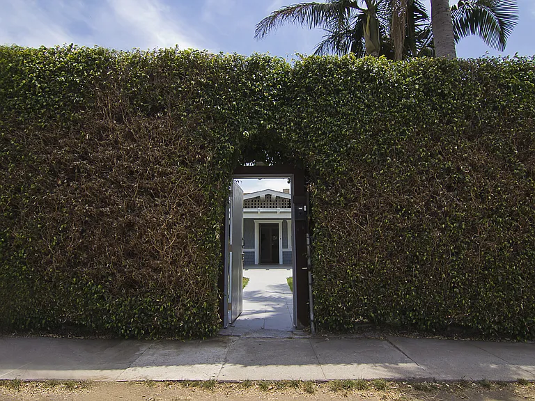 N Las Palmas Ave — Photo 16