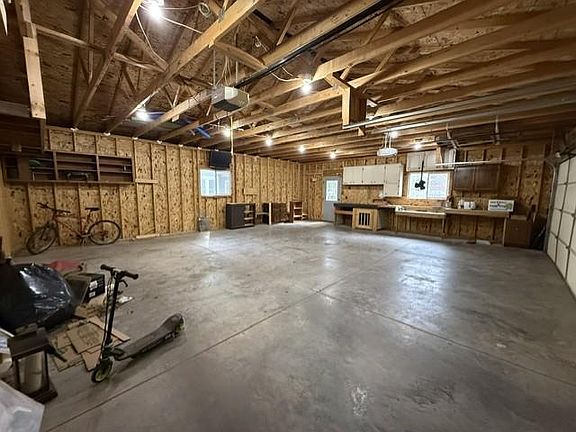 4th image of 829 Prospect Ave
