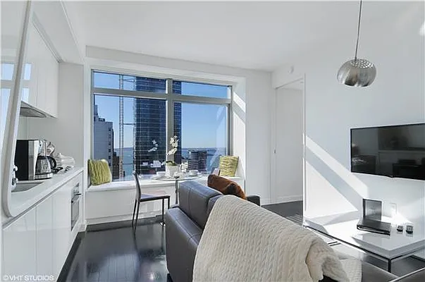 Rented by TNG Nassimi Realty | media 22