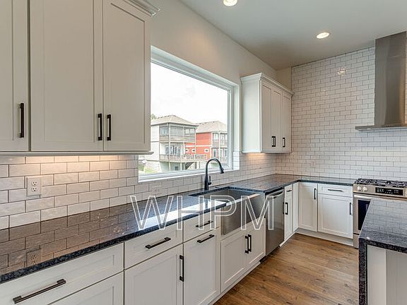3rd image of 910 Youngs Ln #23