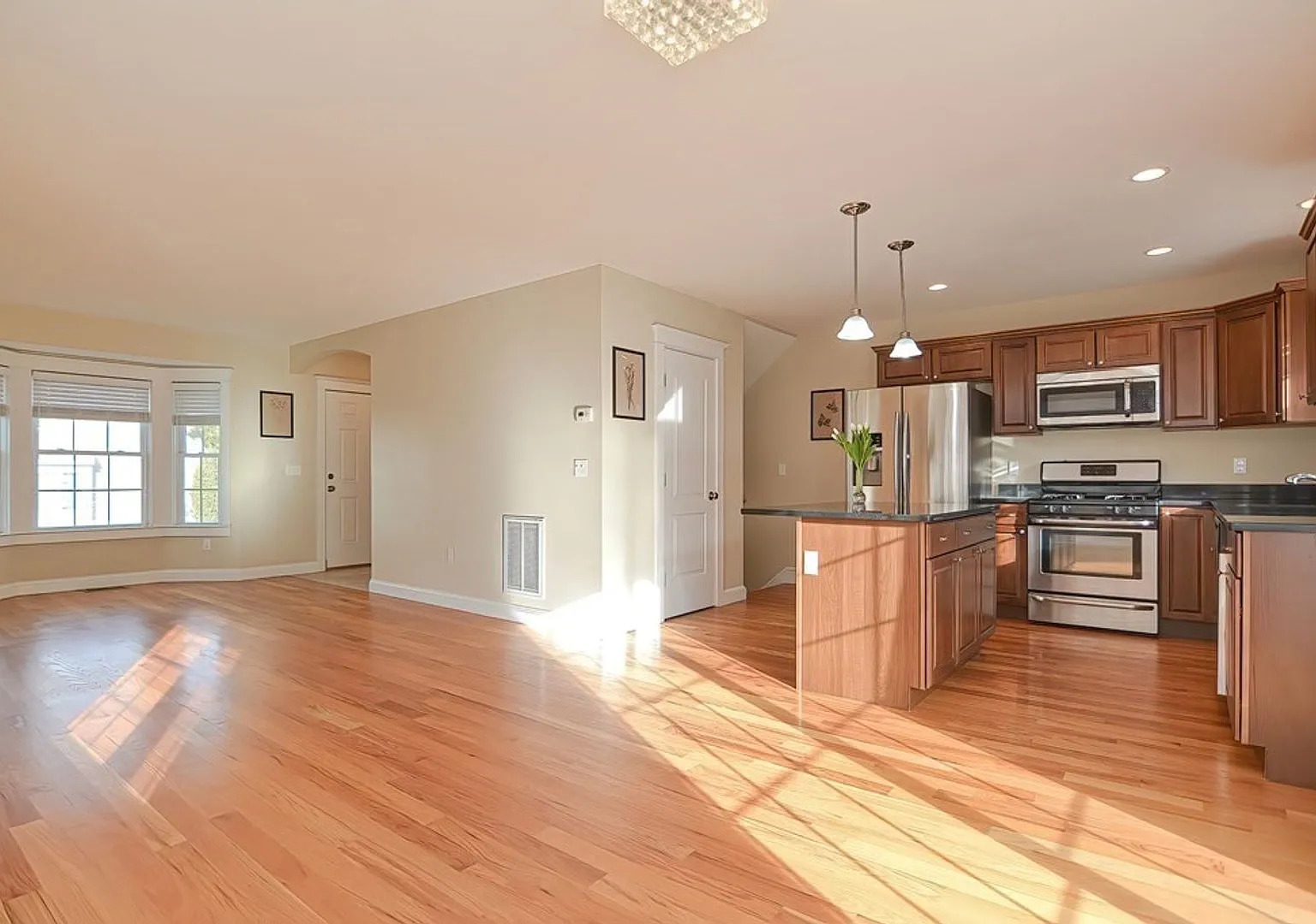 2 Bedroom 2.5 Bathroom — Photo 4