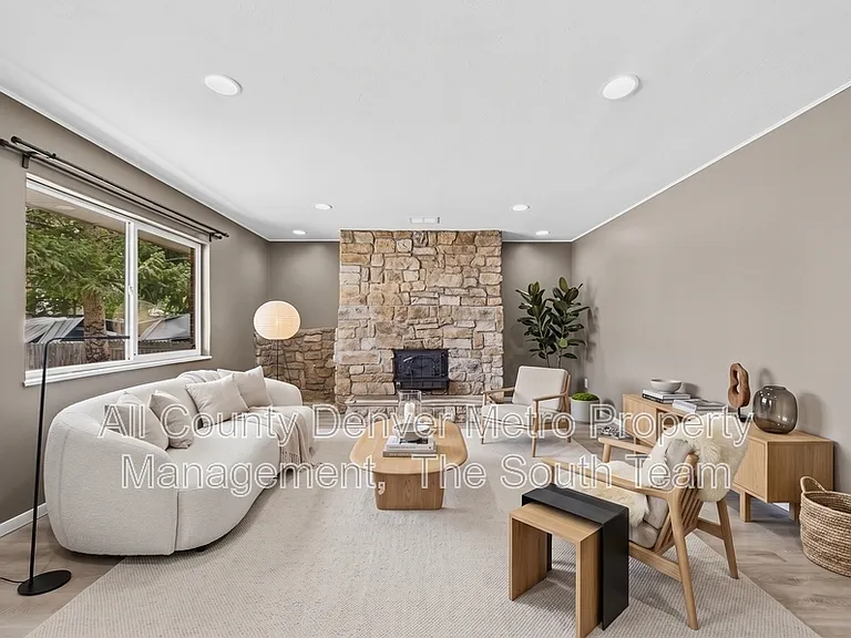 2516 S Pagosa St — Photo 1