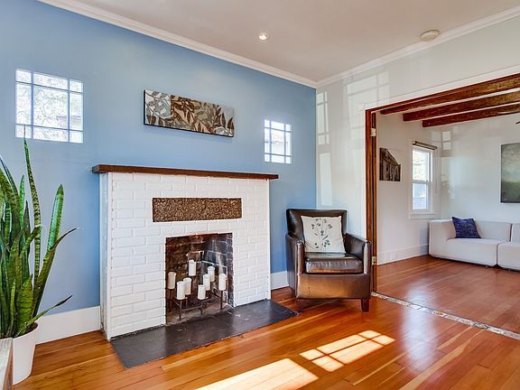 4th image of 2912 Copley Ave