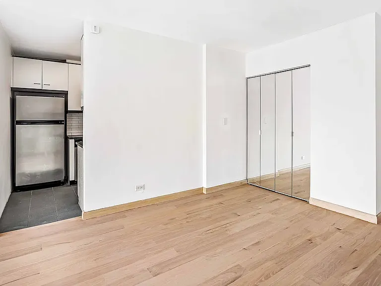 333 E 30th St #20B — Photo 7