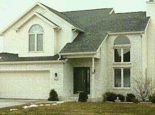 5122 Park Place Dr, Oregon, OH 43616