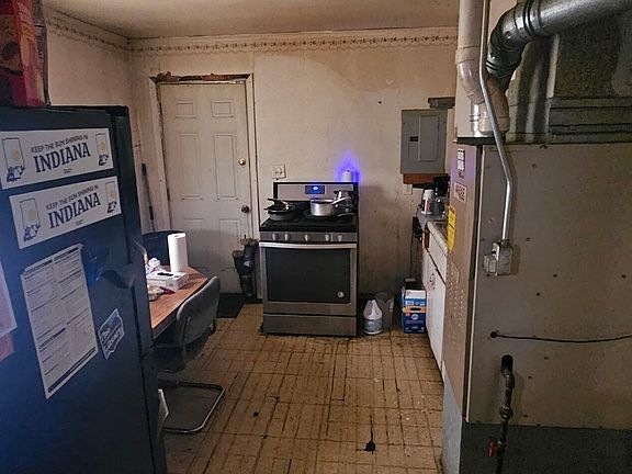 5th image of 2326 Winthrop Ave