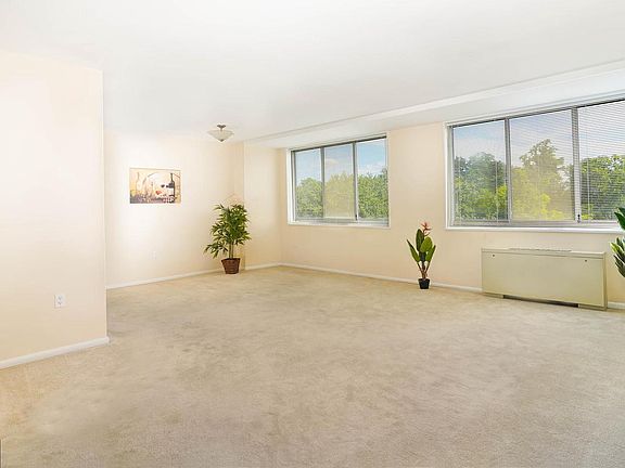 4th image of 10500 Rockville Pike Unit 606