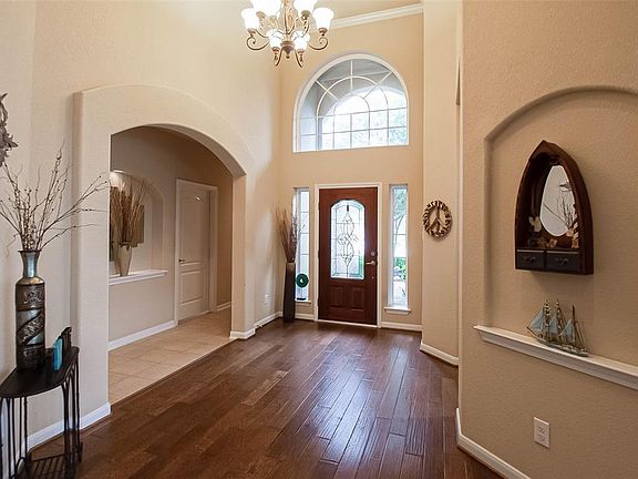5th image of 6207 Ledger Ln