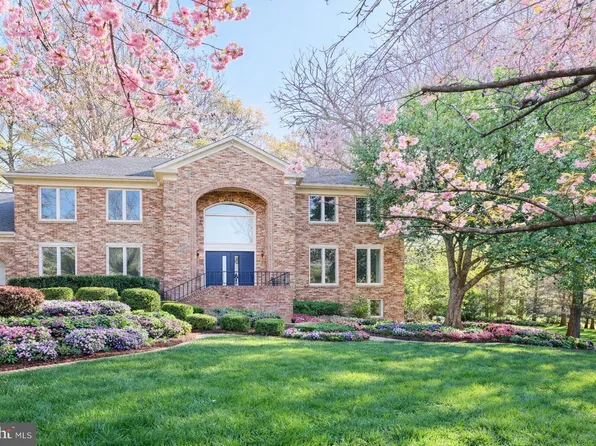 2713 Silkwood Ct, Oakton, VA 22124