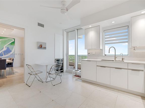 5th image of 789 Crandon Blvd APT 1003