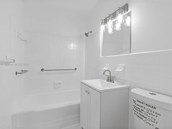 4th image of 533 NW 20th Ave