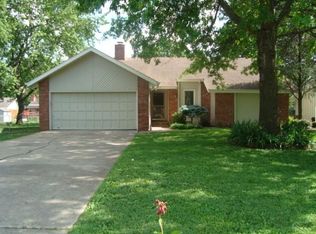 1246 W Highland St, Springfield, MO 65807