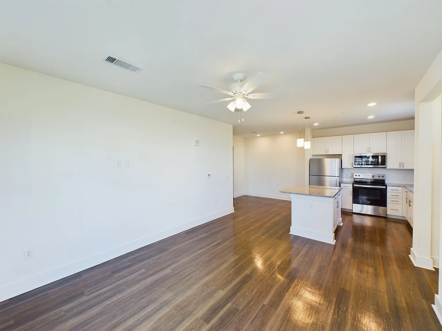 2 bed, 1150 sqft, $2,159 — Photo 2