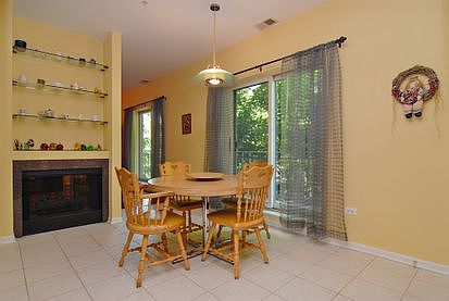 4th image of 20 Trafalgar Sq Unit 204