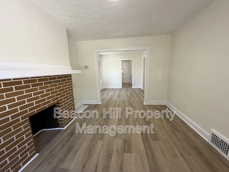 3524 E 143rd St — Photo 1