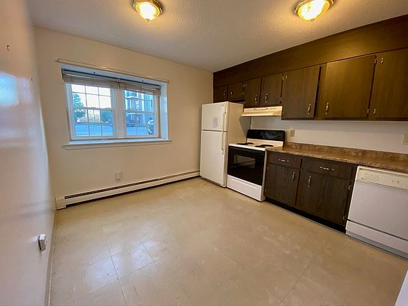 5th image of 13 Chapel Hill Dr APT 4
