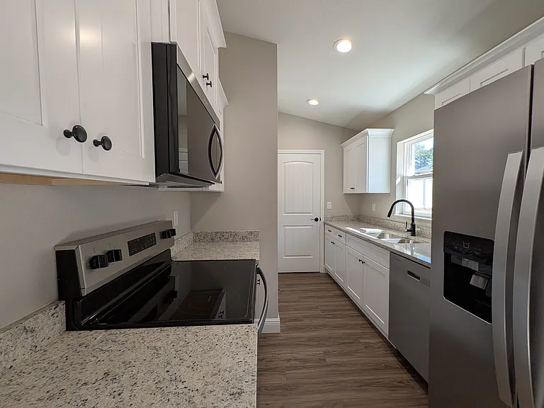 754 W Deacon Pl — Photo 7