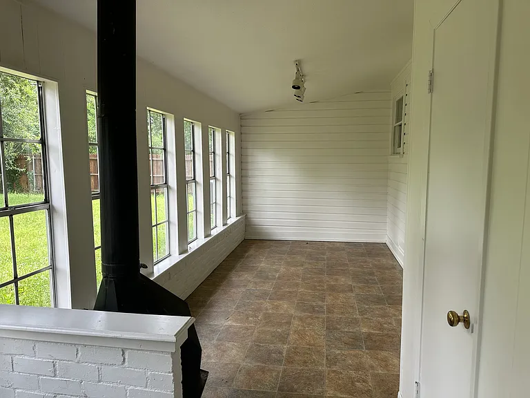 1201 W Lovers Ln — Photo 16