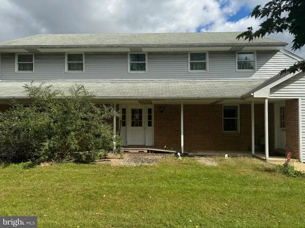 5846 Glatfelters Station Rd, Seven Valleys, PA 17360