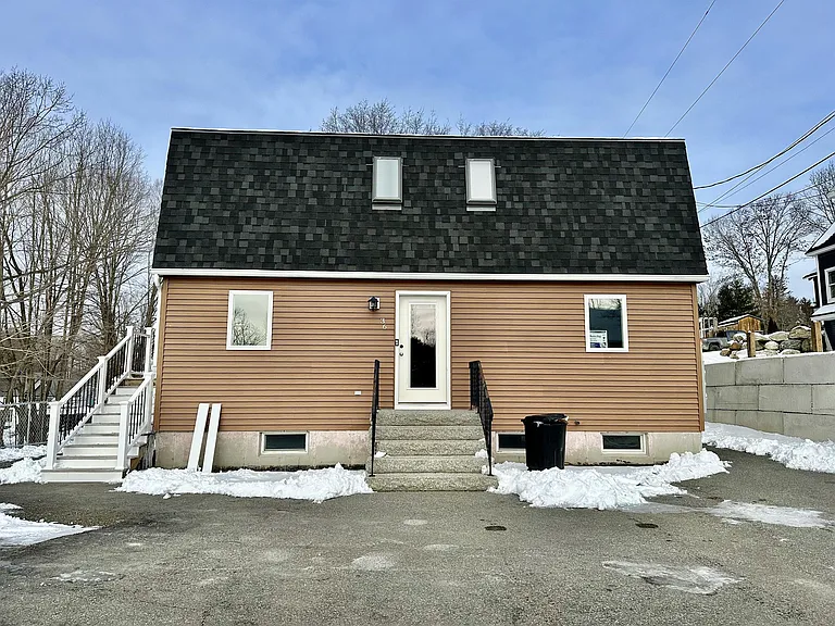 34 Windsor St #1 — Photo 7