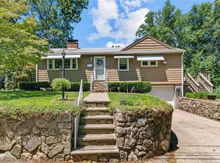 27 Julien St, Smithfield, RI 02917