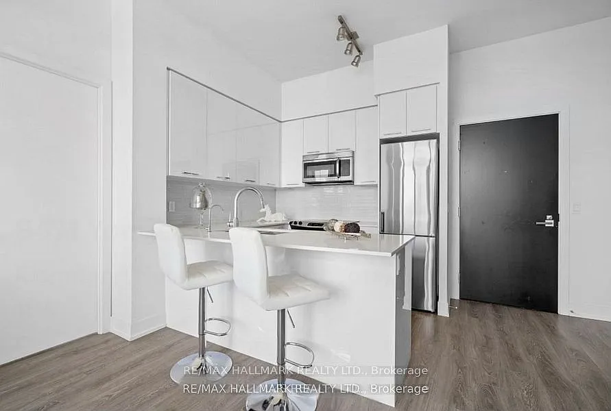 2 bed, $2,900 — Photo 3