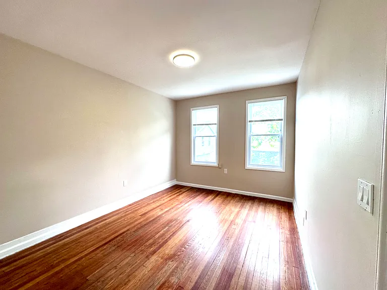 25 Market St #3 — Photo 6