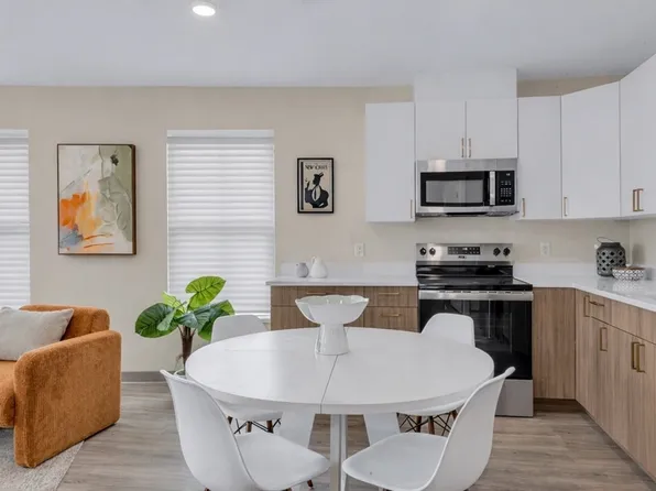 360 Cummins Hwy, Roslindale, MA