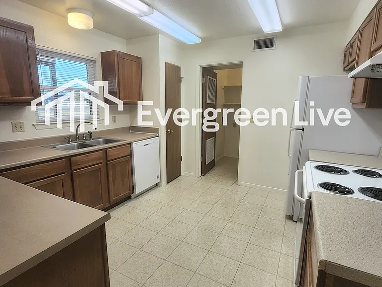 128 Fireball Dr — Photo 8