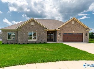 1003 Newbury Cv SW, Decatur, AL 35603