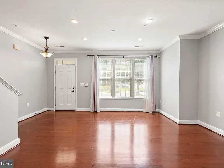 242 N Summit Ave #21 — Photo 17