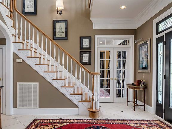 2nd image of 3110 Greystone Dr SE