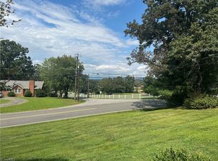 2384 Westfield Rd, Mount Airy, NC 27030