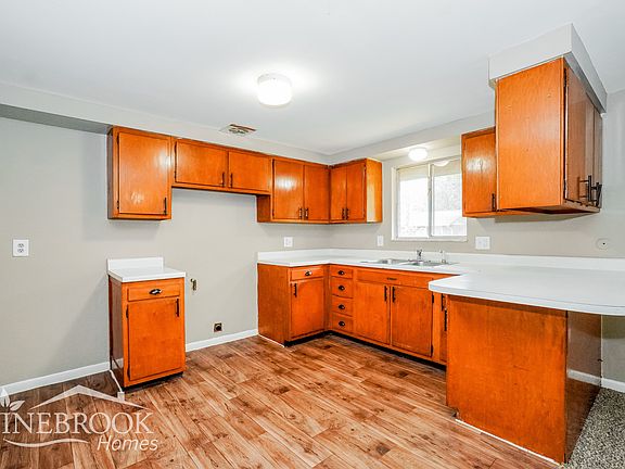 5th image of 3740 Caracas Dr
