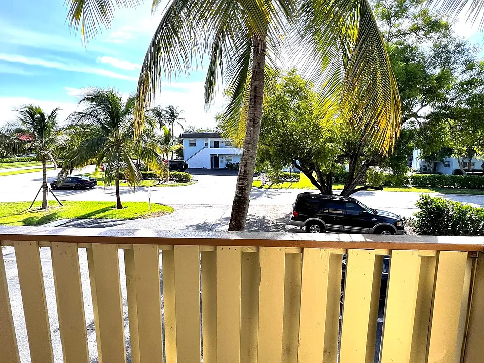 1201 NW 15th Ct #6