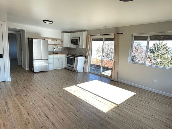 3rd image of 1625 N Western Ave #1A