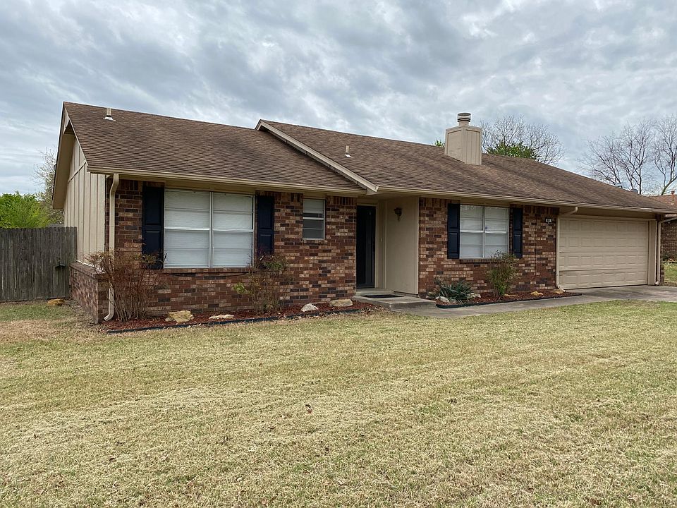 1st image of 801 W Austin St