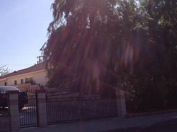 3rd image of 3724 Kenmore Ave