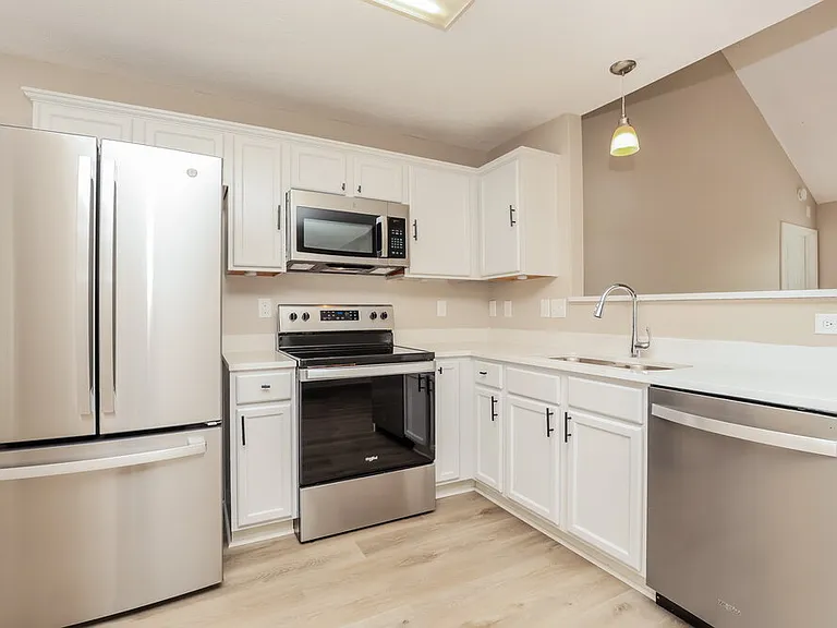 3012 Deer Trail Dr — Photo 7