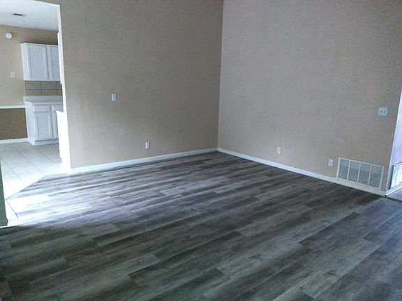 4th image of 3407 Christie Dr