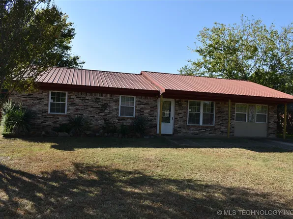1313 Leigh St, Hugo, OK 74743