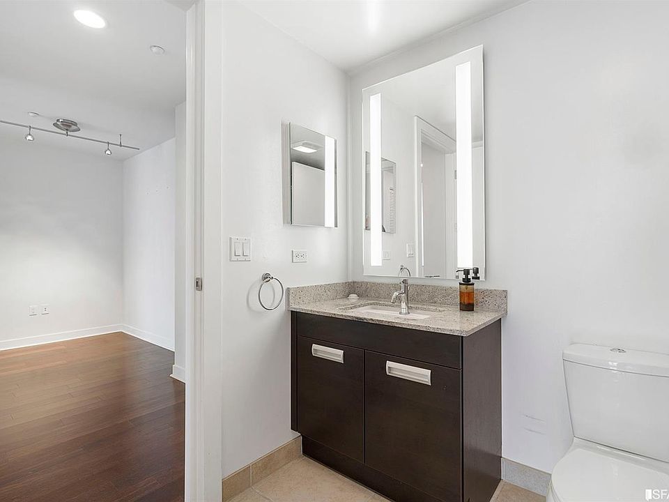 1st image of 300 Berry St Unit 1502