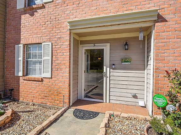 2nd image of 2030 Plantation Dr APT A5