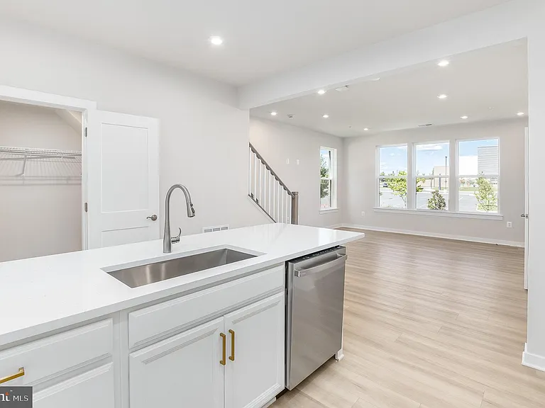 44514 Wolfhound Sq — Photo 10