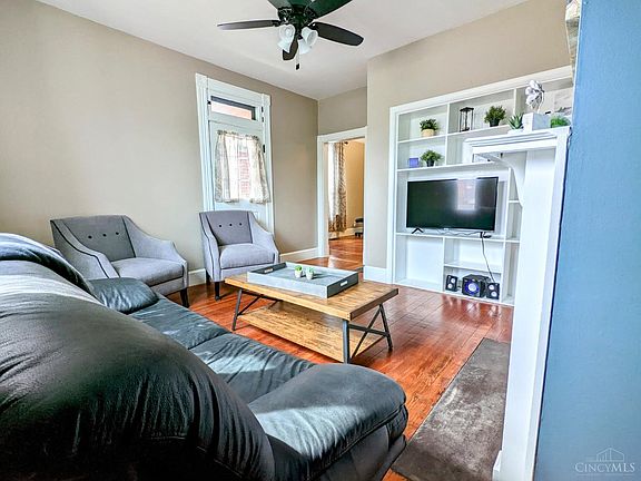 5th image of 411 Eaton Ave