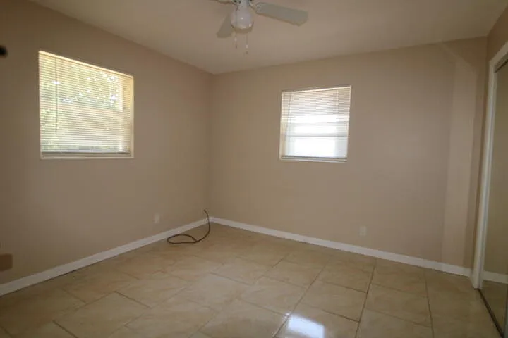 1412 W 6th St — Photo 6
