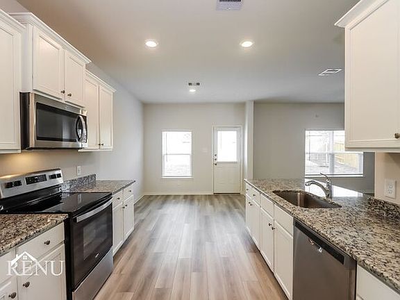 5th image of 10445 Sweetwater Creek Dr